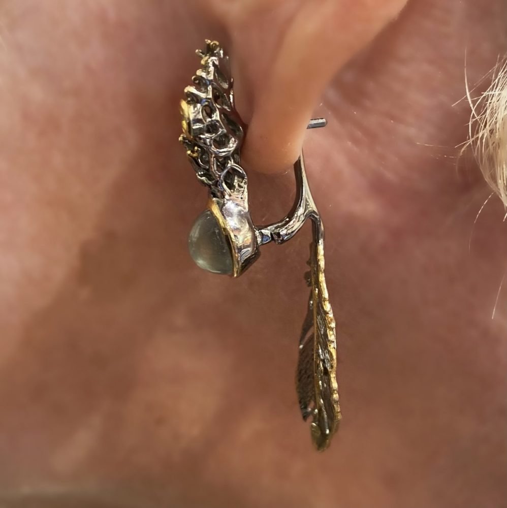 prehnite sapphire earring