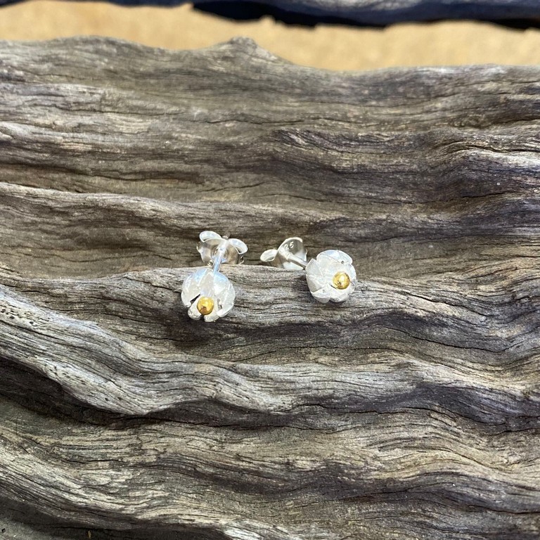 Tiny Flower Stud