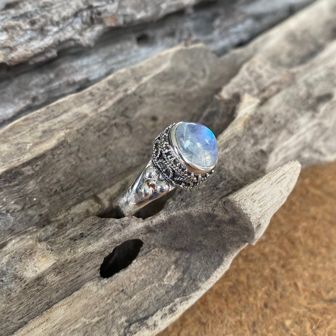 Cascade Silver Boho Ring with Chalcedony and Moonstone – DORSYA