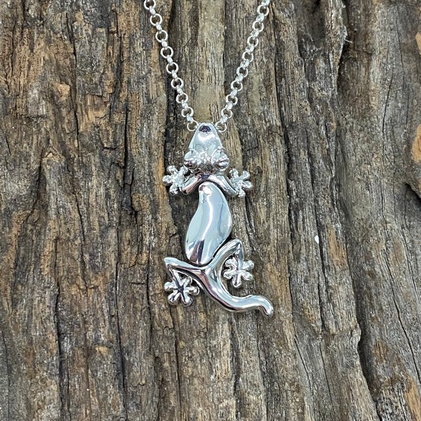 lizard pendant