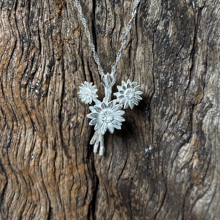 flower pendant
