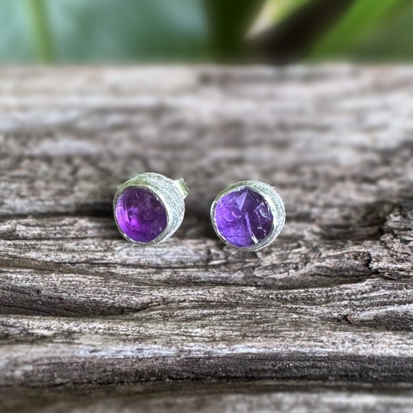 amethyst stud earrings