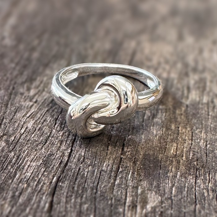 Sterling Silver Shiny Knot Ring