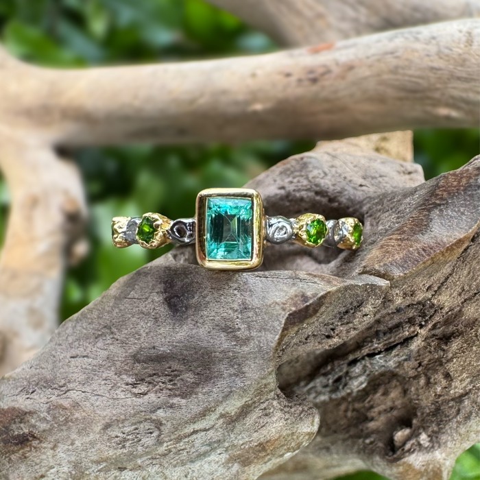 emerald and chrome diopside ring