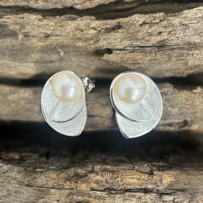 Matte Pearl Stud Earrings